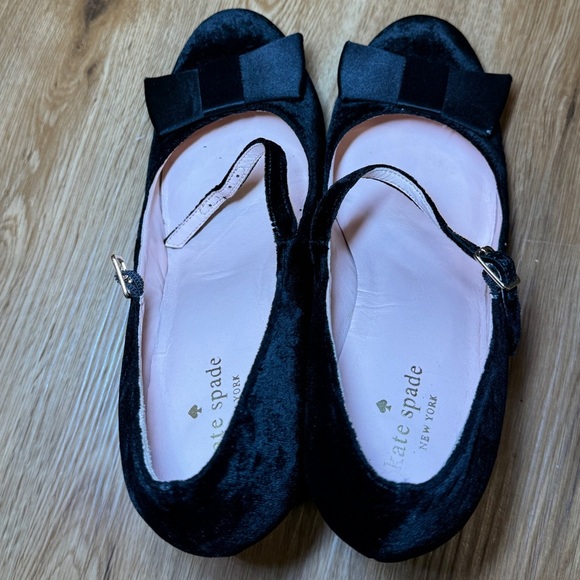 Kate Spade Black Heels with Bow Accent - Picture 8 of 13